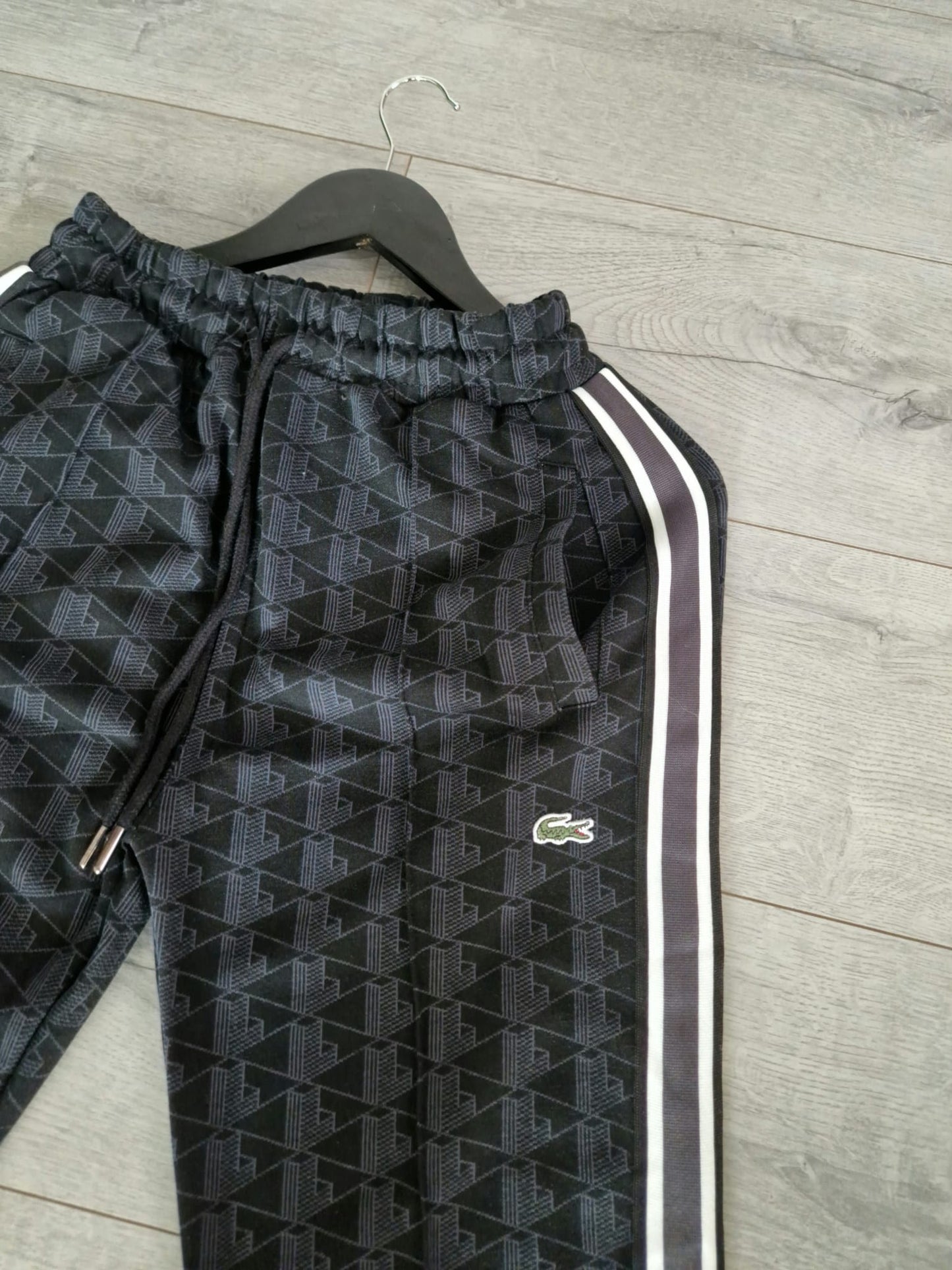 Lacoste donji deo trenerke