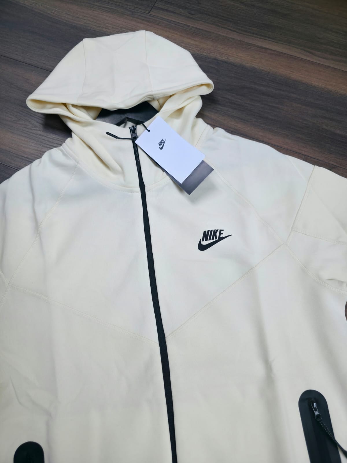 Nike Tech Fleece 2023 duks KREM BOJA