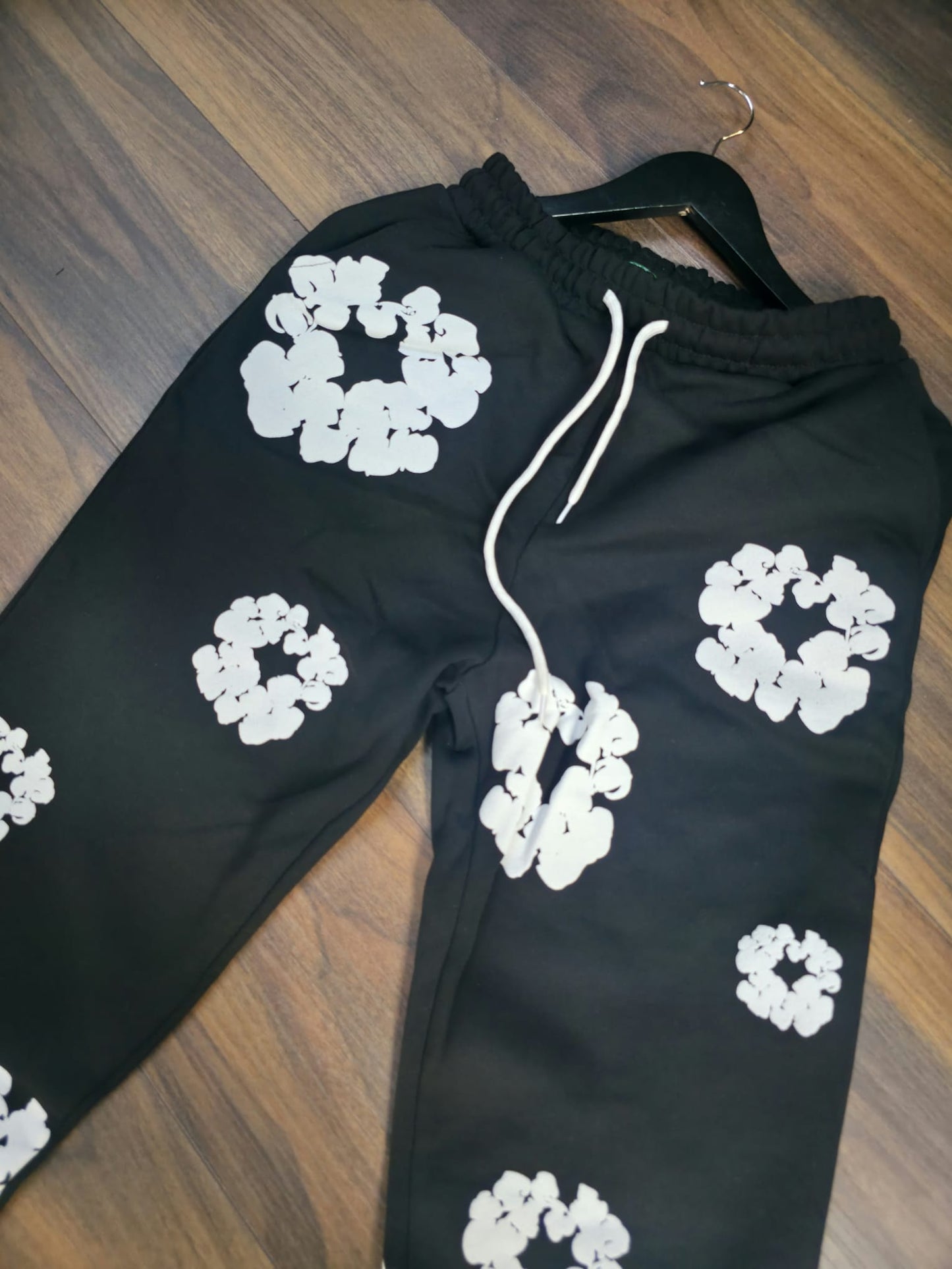 Denim Tears donji deo trenerke