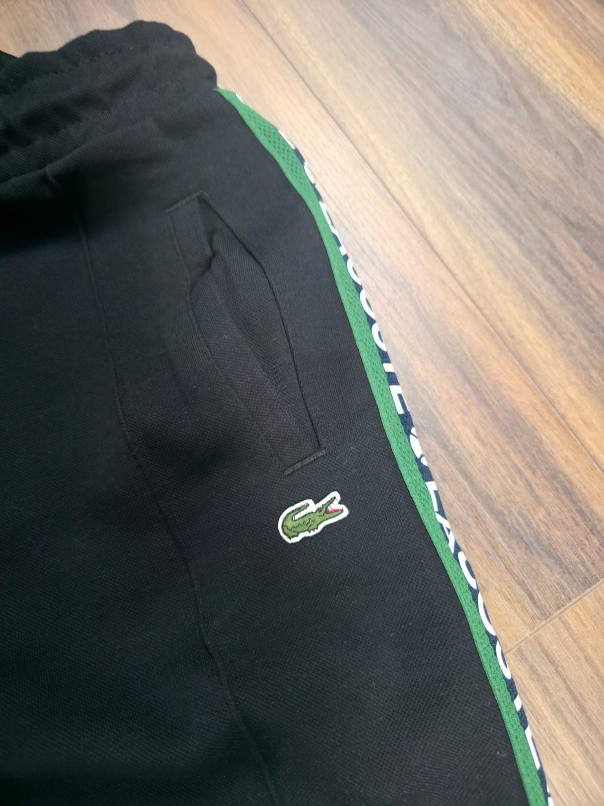 Lacoste donji deo trenerke