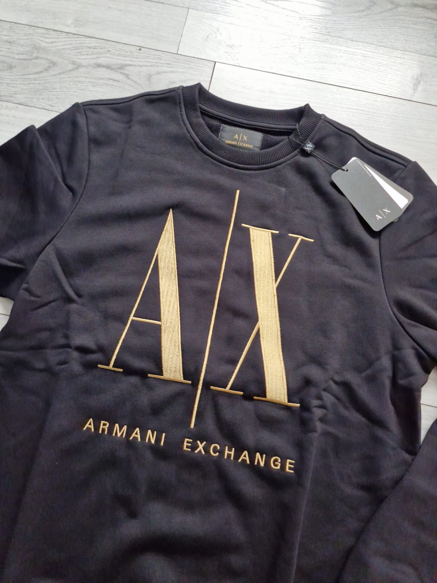 Armani Exchange duks