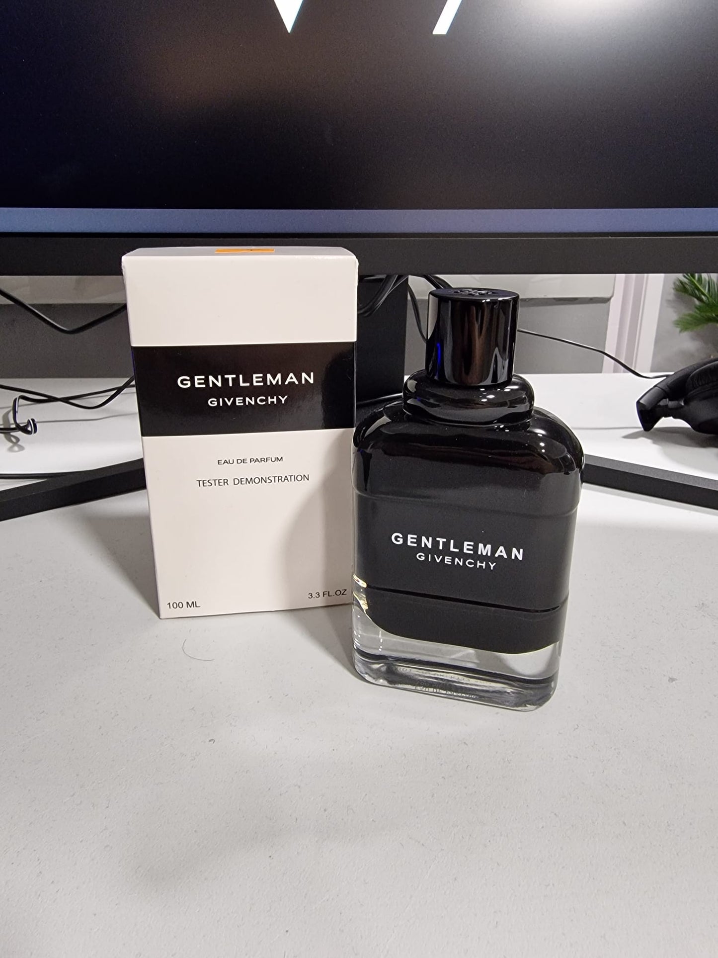 Givenchy Gentleman parfem - tester