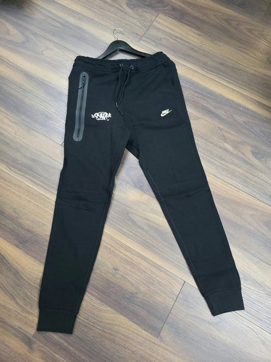 Nike Tech Fleece 2023 donji deo trenerke xSYNAWRLD