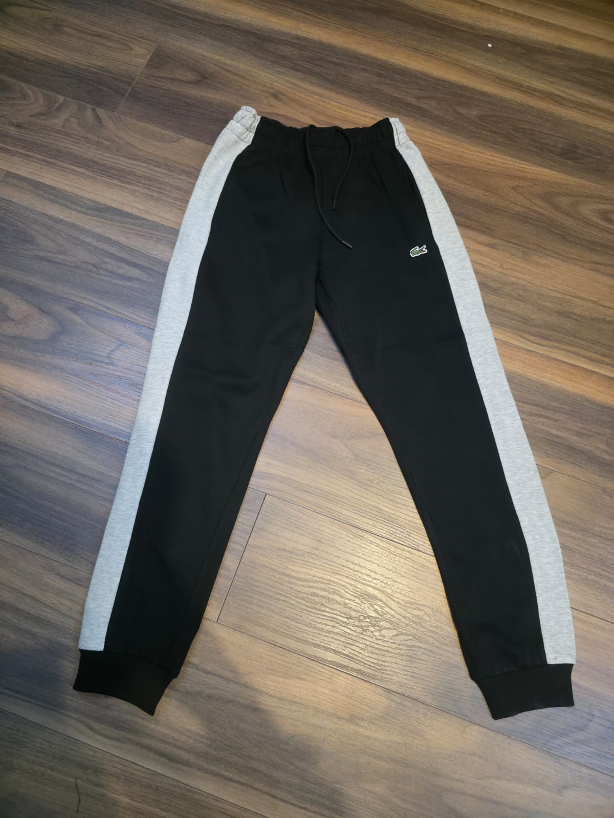 Lacoste donji deo trenerke