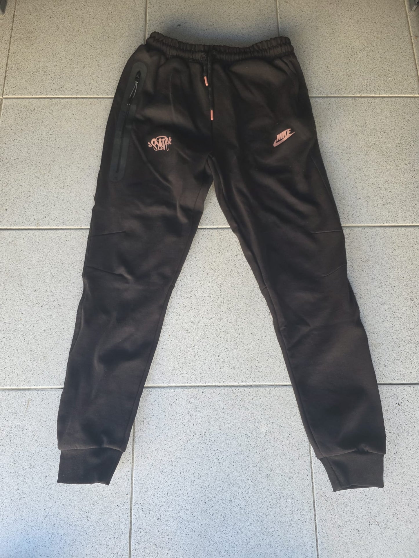 Nike Tech Fleece x SYNAWRLD donji deo trenerke